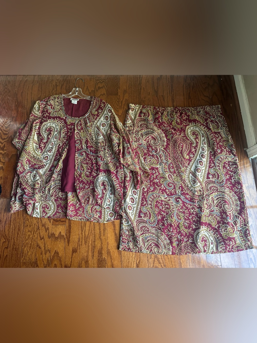 Marisol Paisley Two-Piece Skirt Set in Burgundy and Cream Size 2X